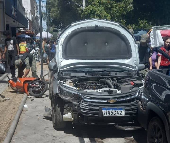 Colis O Entre Carro E Moto Deixa Motociclista Ferida No Centro De