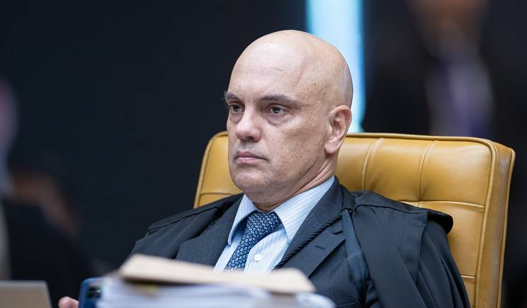 Moraes arquiva ação sob estadia de Bolsonaro em embaixada