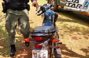 Polícia recupera moto roubada no interior do Piauí (Foto: -)