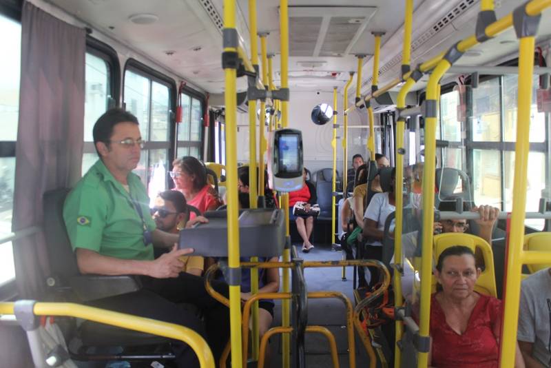 Motoristas e cobradores marcam início de nova greve geral dos ônibus em