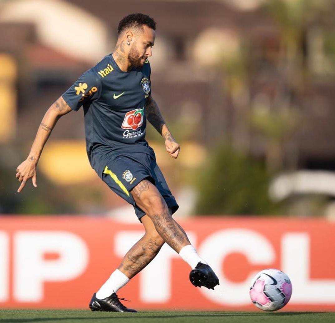 Após ausência em trio final do The Best, Neymar ironiza: "Partiu basquete"