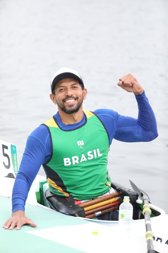 Piauiense Luis Carlos Cardoso conquista a medalha de prata na canoagem KL1