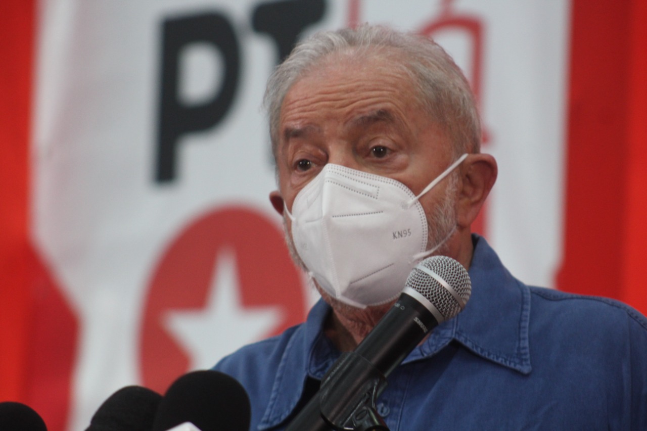 Reconstrução do País vem do fim da fome e garantia a estudo e trabalho, diz Lula