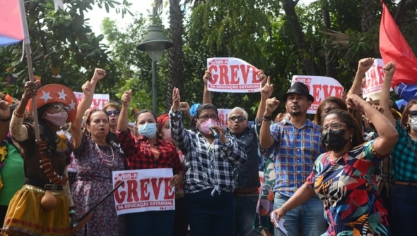 Professores da rede estadual encerram greve depois de 127 dias