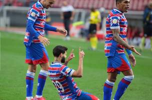 Fortaleza derrota o Coritiba no Castelão (Foto: Divulgação)