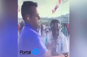 Repórter da Globo empurra torcedor (Foto: Reprodução/redes sociais)