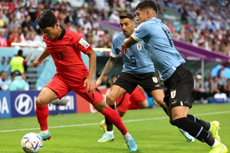 Uruguai para na trave e empata com a Coreia do Sul