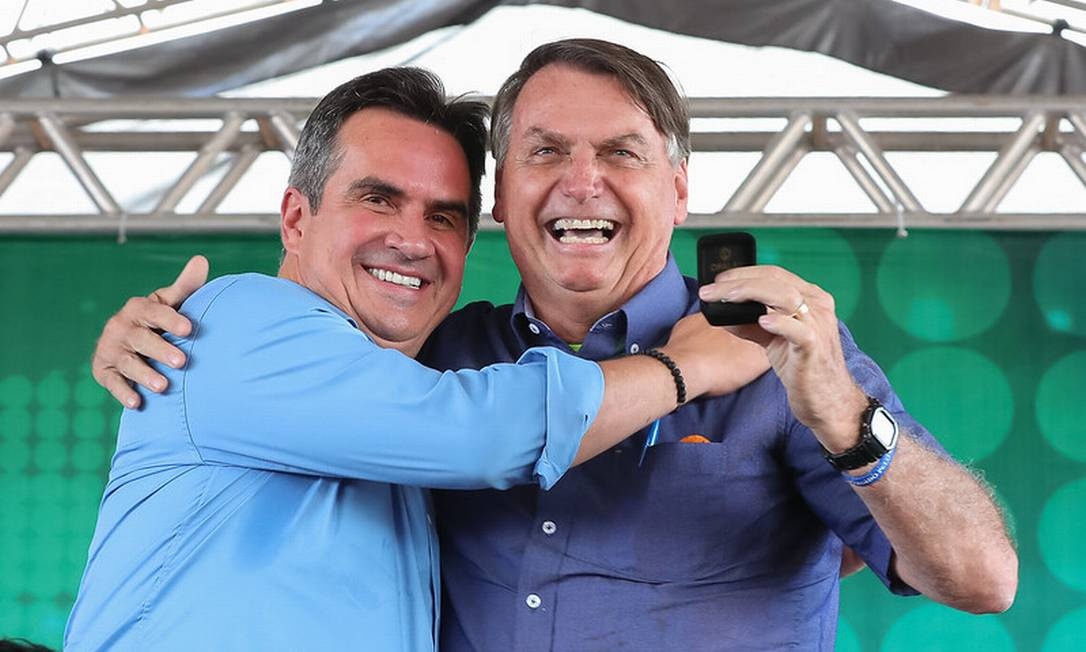 Ciro ao lado de Bolsonaro