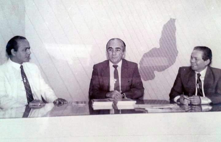 Com Deoclécio Dantas e Carlos Augusto, nos estúdios do "Bom Dia, Piauí" (1989)