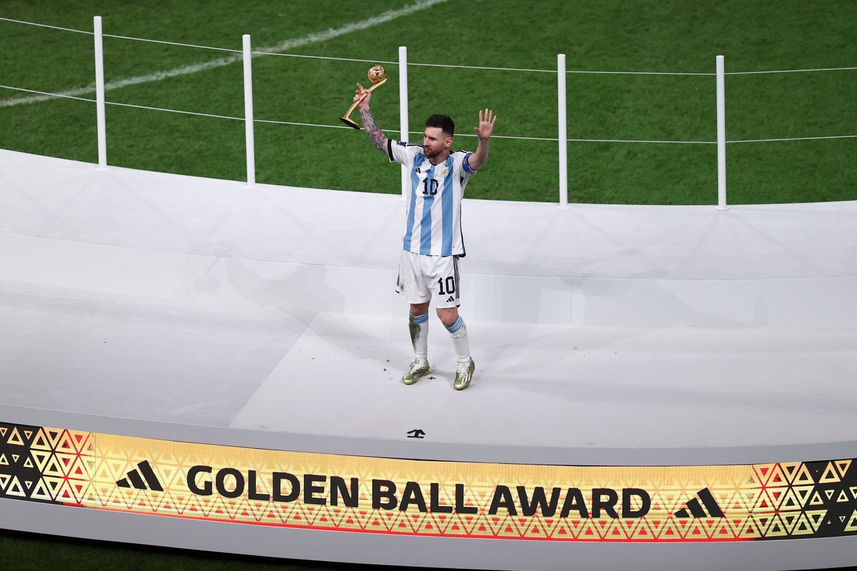 Messi é o único jogador a ganhar a Bola de Ouro duas vezes