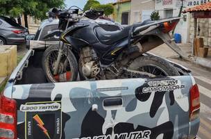 Moto recuperada em assalto (Foto: Foto divulgação)