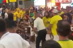 Torcedores brigam em shopping depois de derrota do Brasil (Foto: Reprodução/redes socisis)