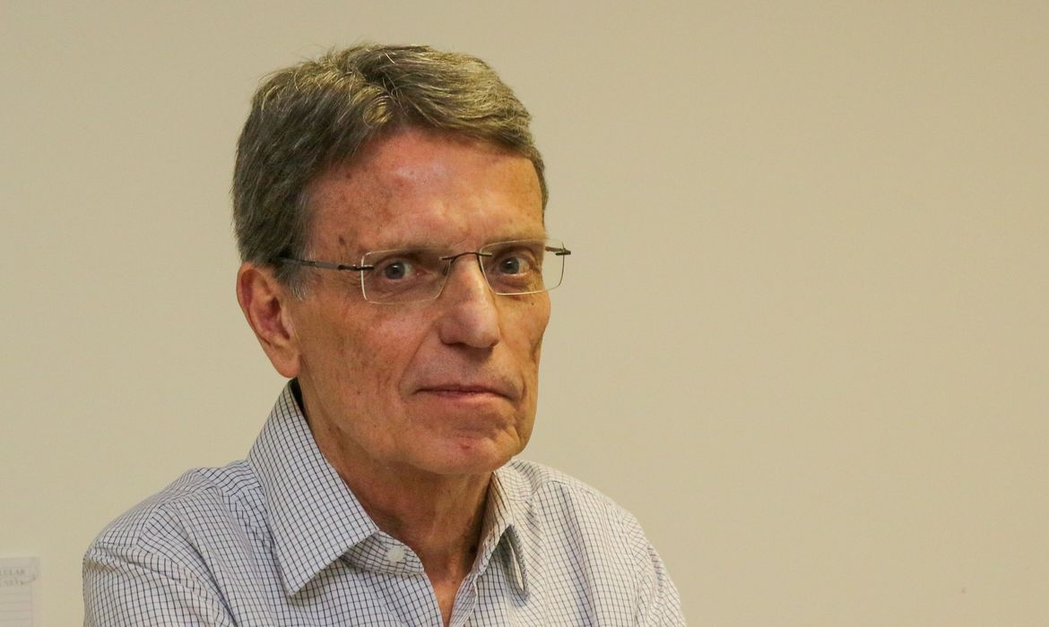 Jornalista Hélio Doyle