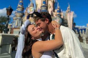 Larissa Manoela e André Luiz Frambach em viagem na Disney (Foto: Reprodução/Instagram)