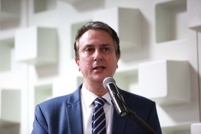 Ministros garantem ação integrada para 'restaurar' Educação e Ciência