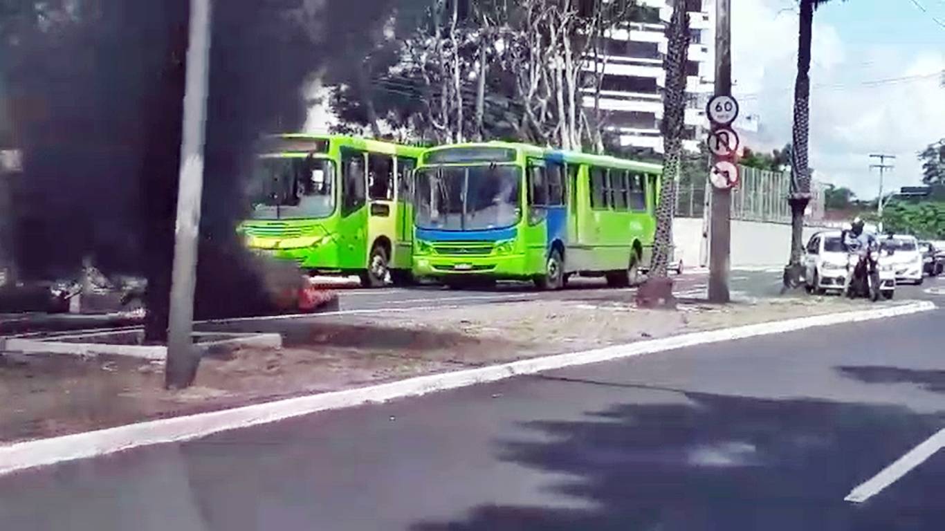 Já acionei os advogados, conversei com o pessoal do bairro, vamos queimar  pneus e fechar a avenida, quero meu dinheiro : r/farialimabets