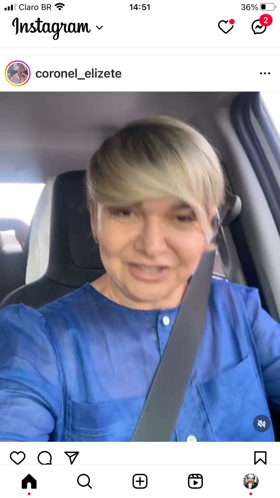 Coronel Elizete despertando ciúmes, curiosidade ou inveja nas mulheres que querem saber como fazer esse penteado puxando o cabelo de trás pra frente. Nem o coiffer Mariano consegue