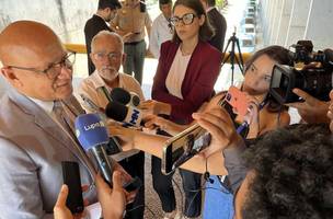 Franzé voltou a contar lorotas sobre um confuso concurso enquanto segue nomeando comissionados (Foto: Reprodução)