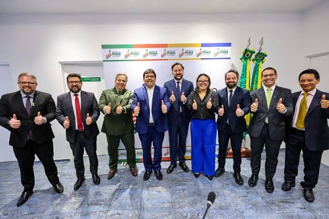 Rafael e auxiliares  (até Marcelo Noleto, secretário de Governo) em aventuras no exterior vendendo a ideia do hidrogênio verde