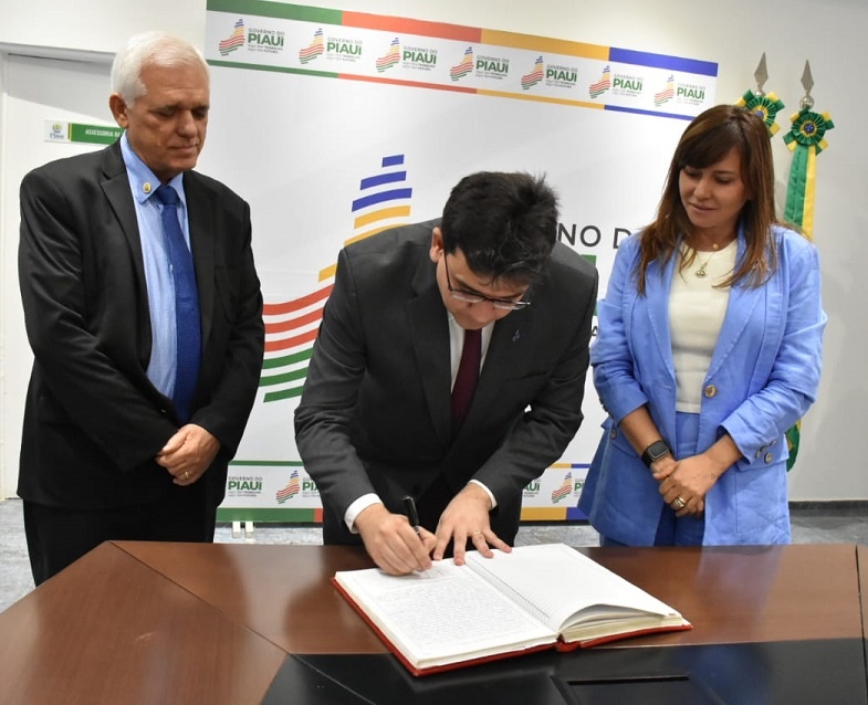 Rafael Fonteles e comitiva já a caminho da China