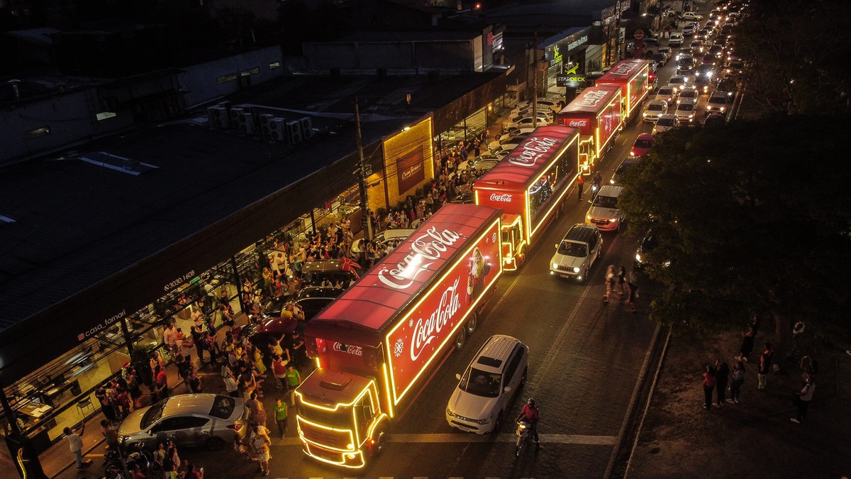 Tradicional Caravana de Natal da Coca cola visita Teresina nesta