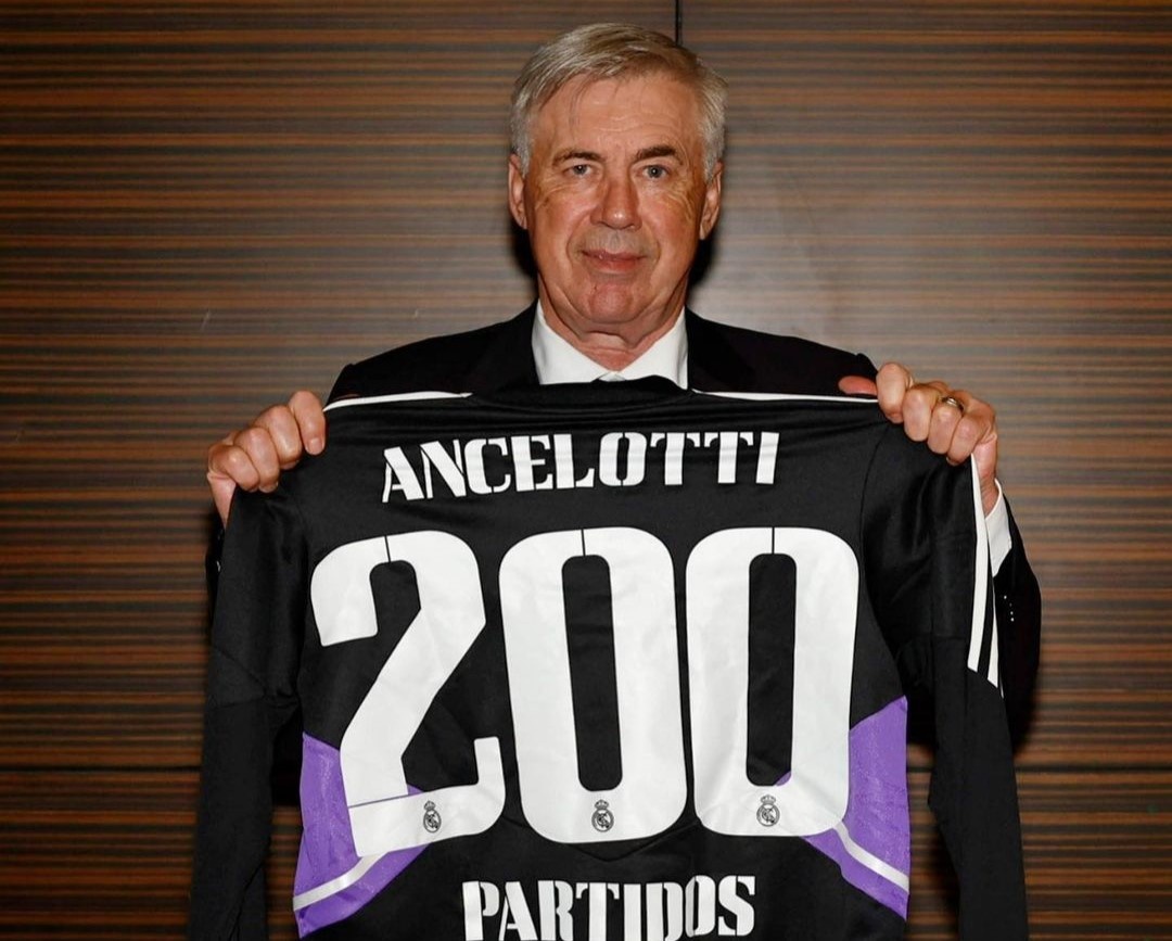 Ancelotti é  supercampeão com o Real Madrid
