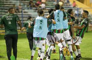A partida terminou em empate no estádio Lindolfo Monteiro (Foto: Reprodução/Instagram)
