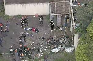 Helicóptero cai em área residencial de São Paulo (Foto: Reprodução/Globonews)