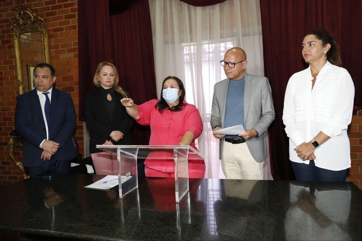 Posse de Elisângela Moura (PCdoB)