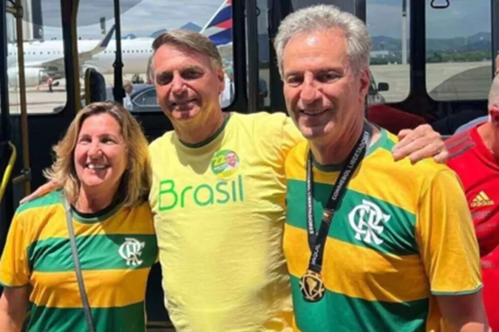 Ângela Machado, o ex-presidente Jair Bolsonaro e Landim, marido de Ângela e presidente do Flamengo