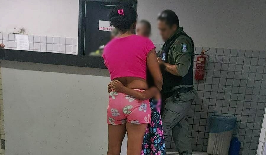 A criança foi entregue de volta a sua mãe