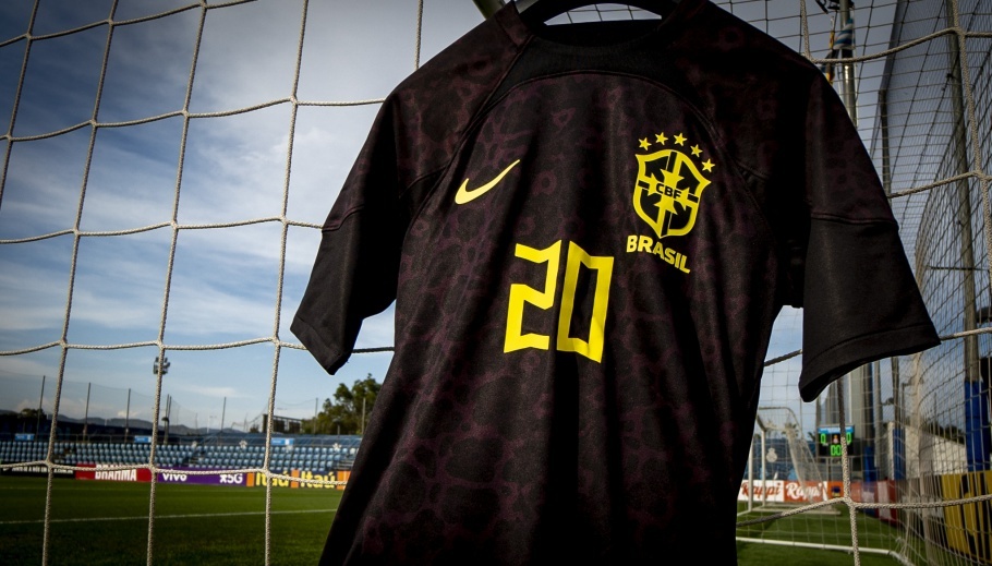 Camisa preta da Seleção Brasileira que será utilizada no amistoso contra Guiné