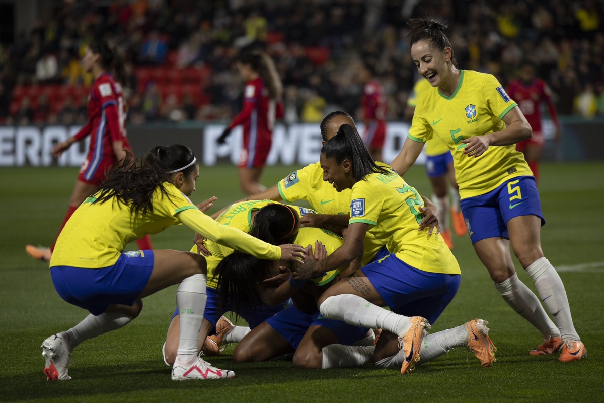 A seleção brasileira feminina nunca perdeu uma estreia em Copas do Mundo