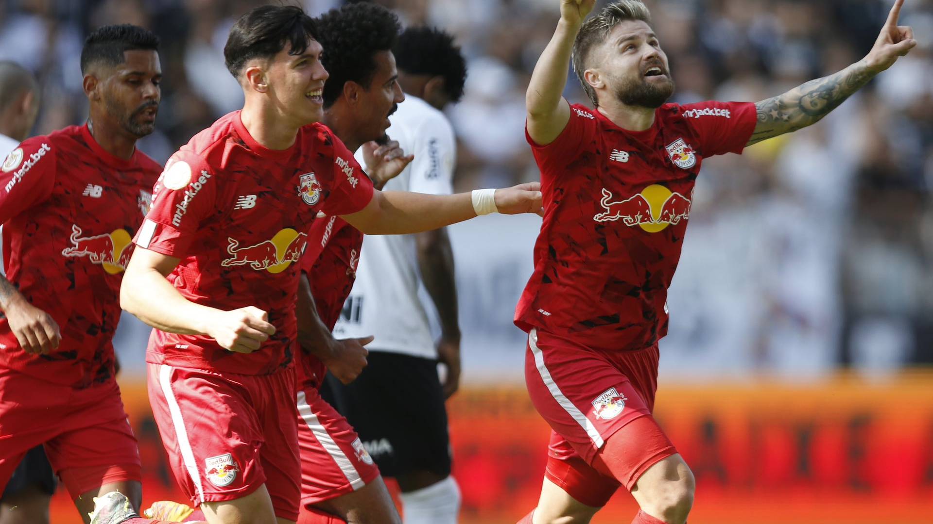 Corinthians vence Red Bull Bragantino e conquista de forma inédita