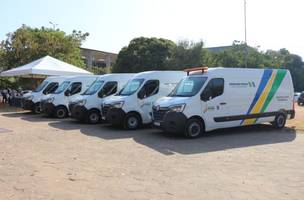 Entrega de viaturas com balança (Foto: Governo do Piauí)