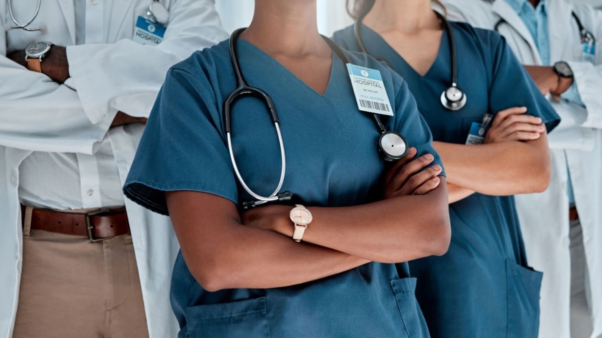 médicos