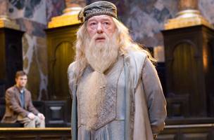Michael Gambon, como Dumbledore e filme da franquia Harry Potter (Foto: Reprodução)