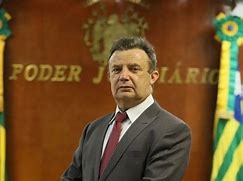 Des Hilo Almeida