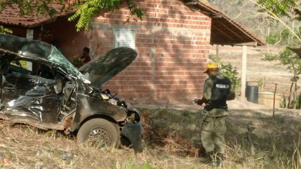 Homem morre esmagado em acidente