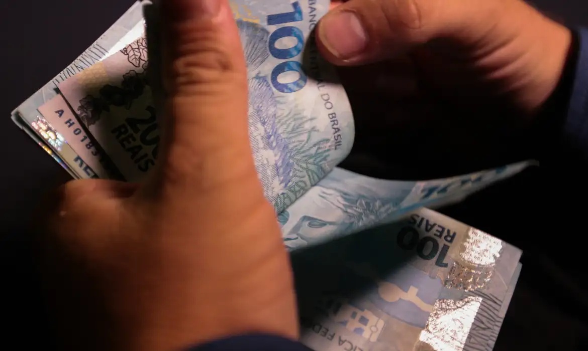Sanciona o valor do salario minimo