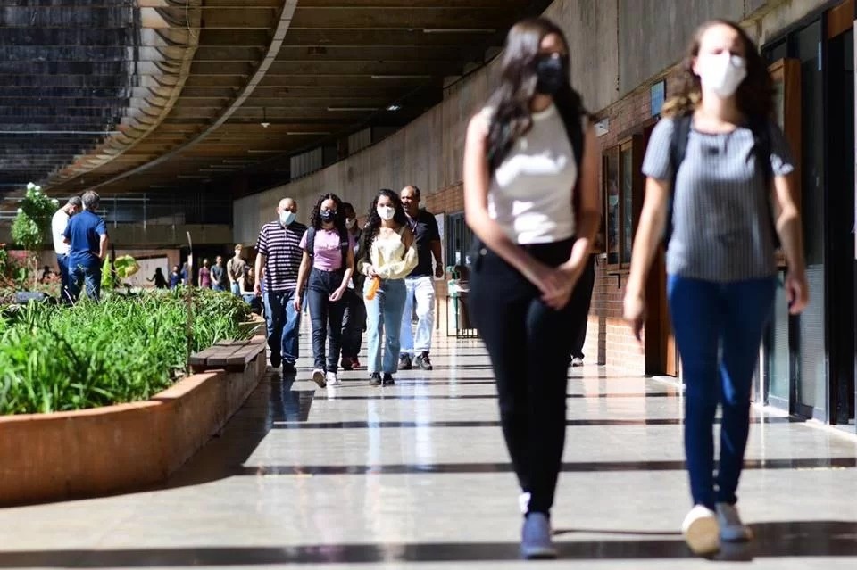 Número de estudantes em instituições públicas de ensino superior