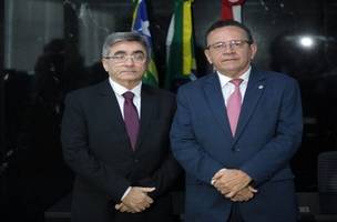 Desembargadores Ricardo Gentil e Sebastião Martins (Foto: TRE-PI)