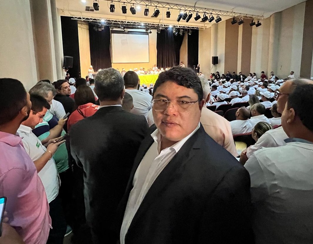 Maxwell da marinha debocha do adversário