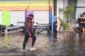 Goleiro do Grêmio resgata vítimas de enchentes em Porto Alegre com Jet Ski