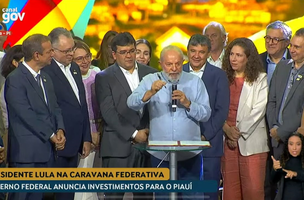 Com caneta que ganhou no Piauí na década de 80, Lula assina construção de 1.351 casa do projeto Minha Casa Minha Vida em seis cidades do estado. (Foto: Reprodução)