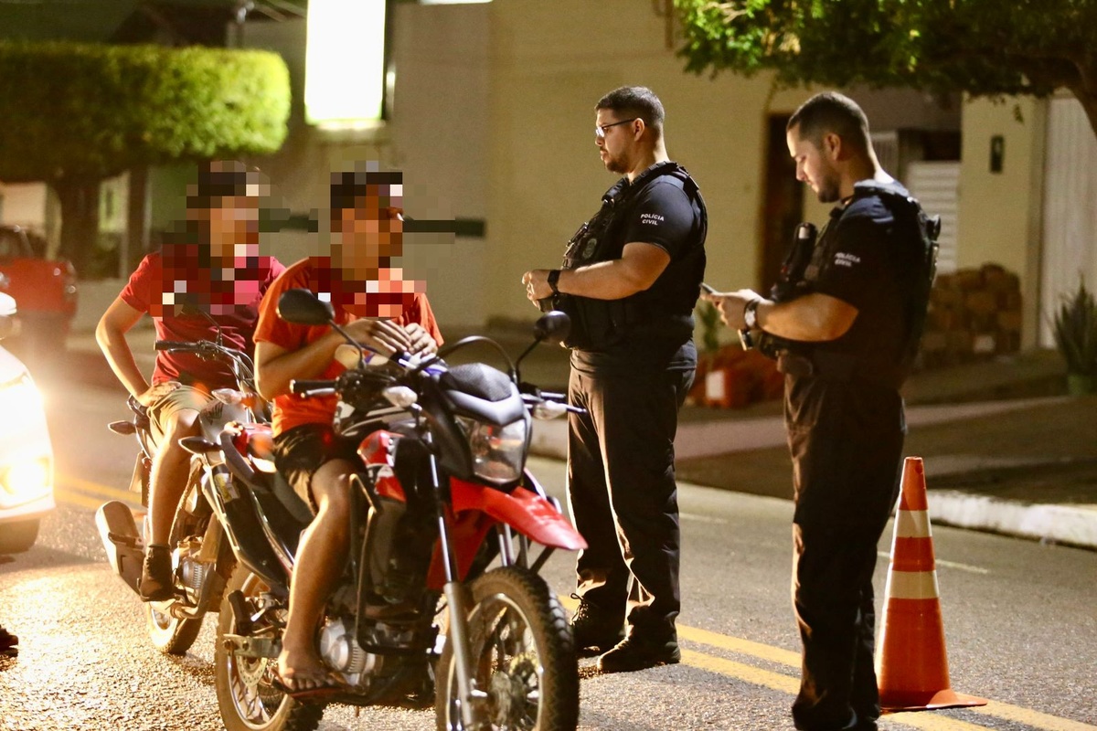 Blitzen prende quinze pessoas e recupera nove celulares roubados em Teresina