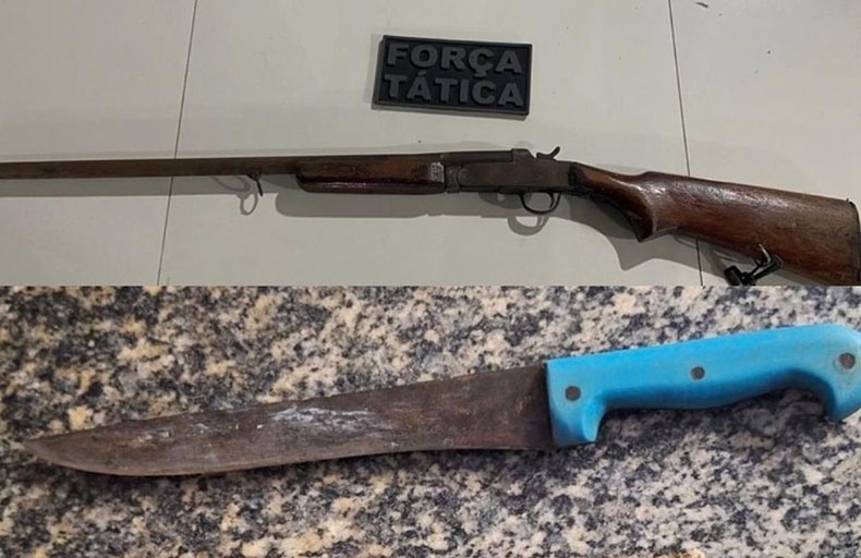 Espingarda e faca encontradas durante buscas pelo suspeito no matagal