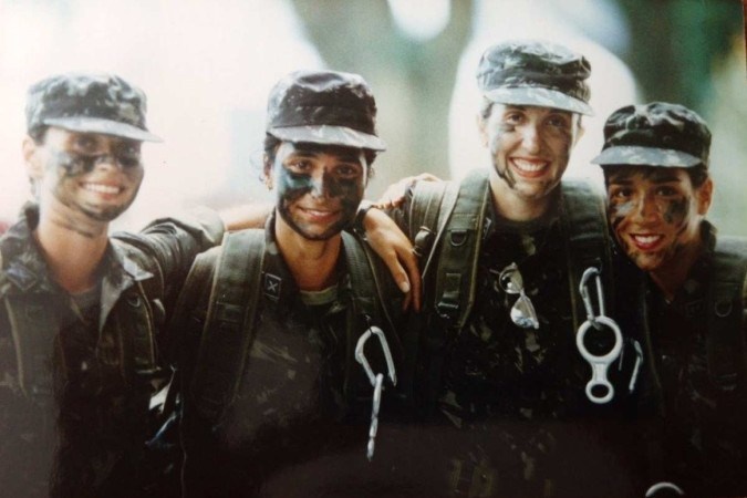 Alistamento militar feminino