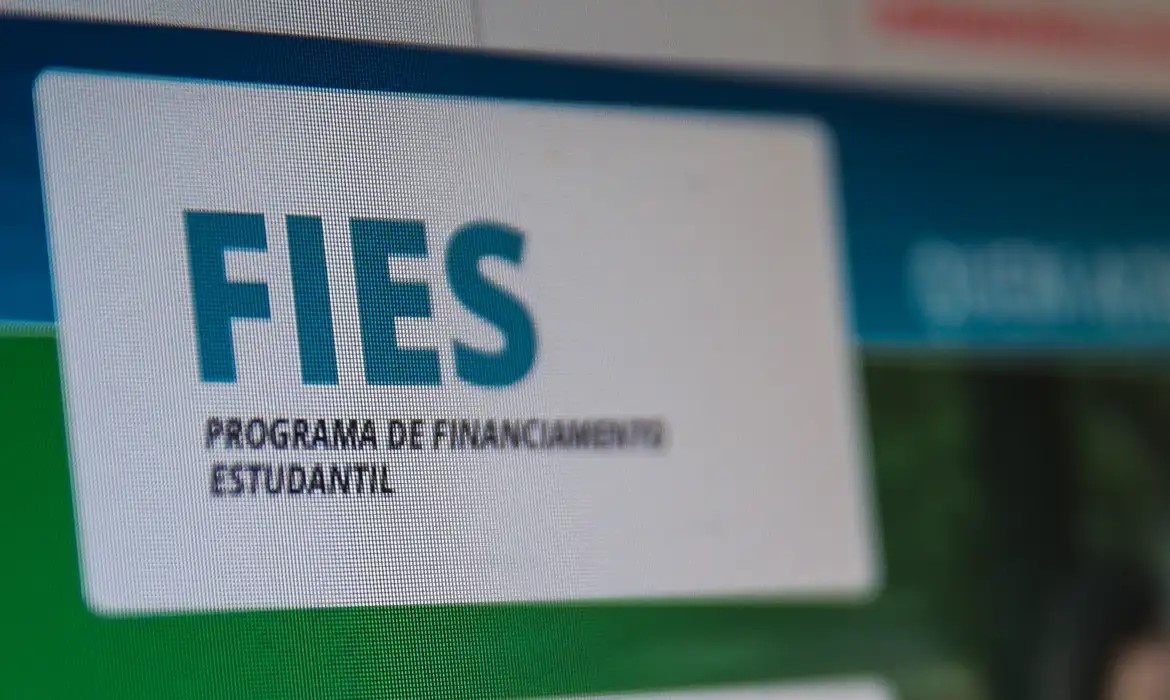 Programa de Financiamento Estudantil - FIES