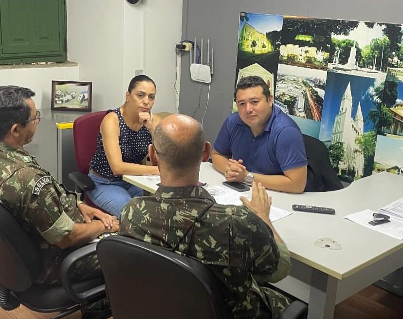 Timnate Heres em reunião com representantes do Exército Brasileiro para alinhar as demandas do Gabinete Militar